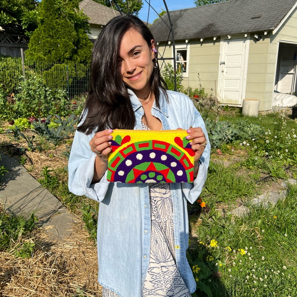 Handcrafted in Colombia, Wayuu Clutch Bag. Multicolor ❤️💚💜